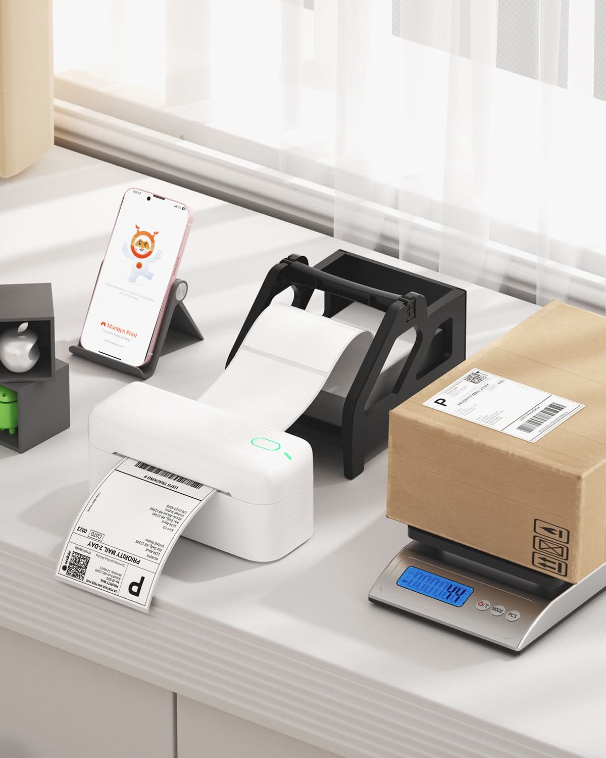 MUNBYN 4"x6" Fan-Fold Five-Proof Technology Direct Thermal Shipping Labels (380/Stack)